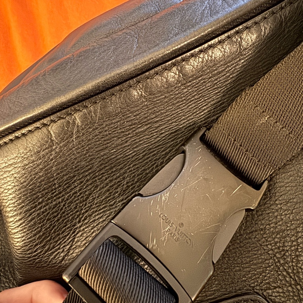 Louis Vuitton Discovery Bumbag PM - Picture 10 of 12